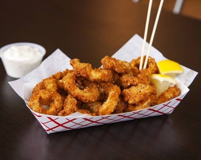 Fried Calamari 炸鱿鱼圈.