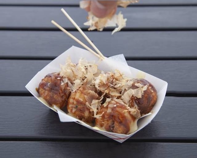 Takoyaki 章鱼小丸子.